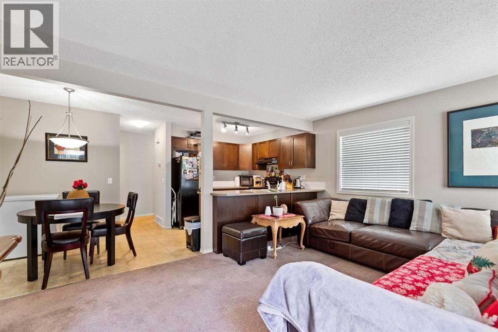 Photo 20 of 90 Panatella Villas Nw, Calgary AB