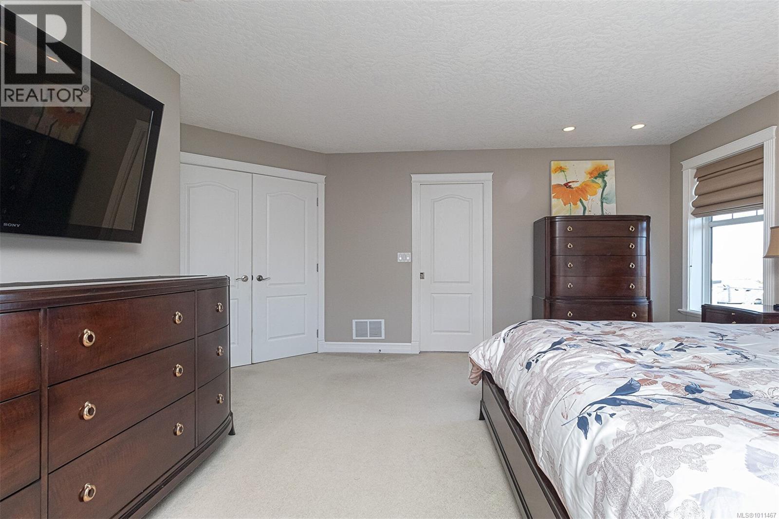 Photo 25 of 4566 Gordon Point Dr, Saanich BC