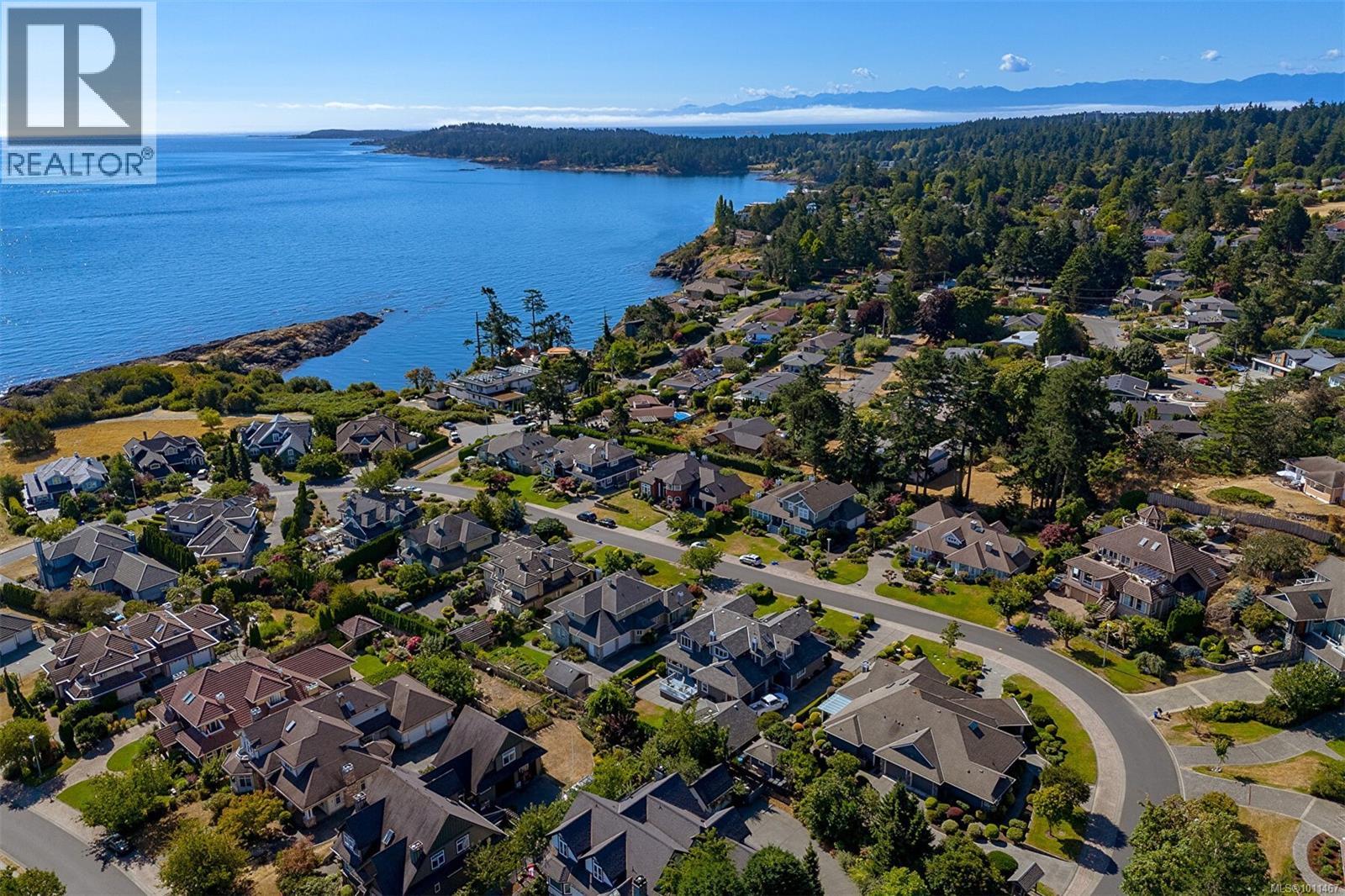 Photo 24 of 4566 Gordon Point Dr, Saanich BC