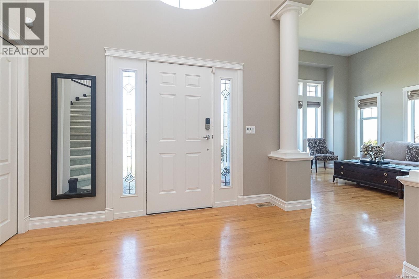 Photo 5 of 4566 Gordon Point Dr, Saanich BC