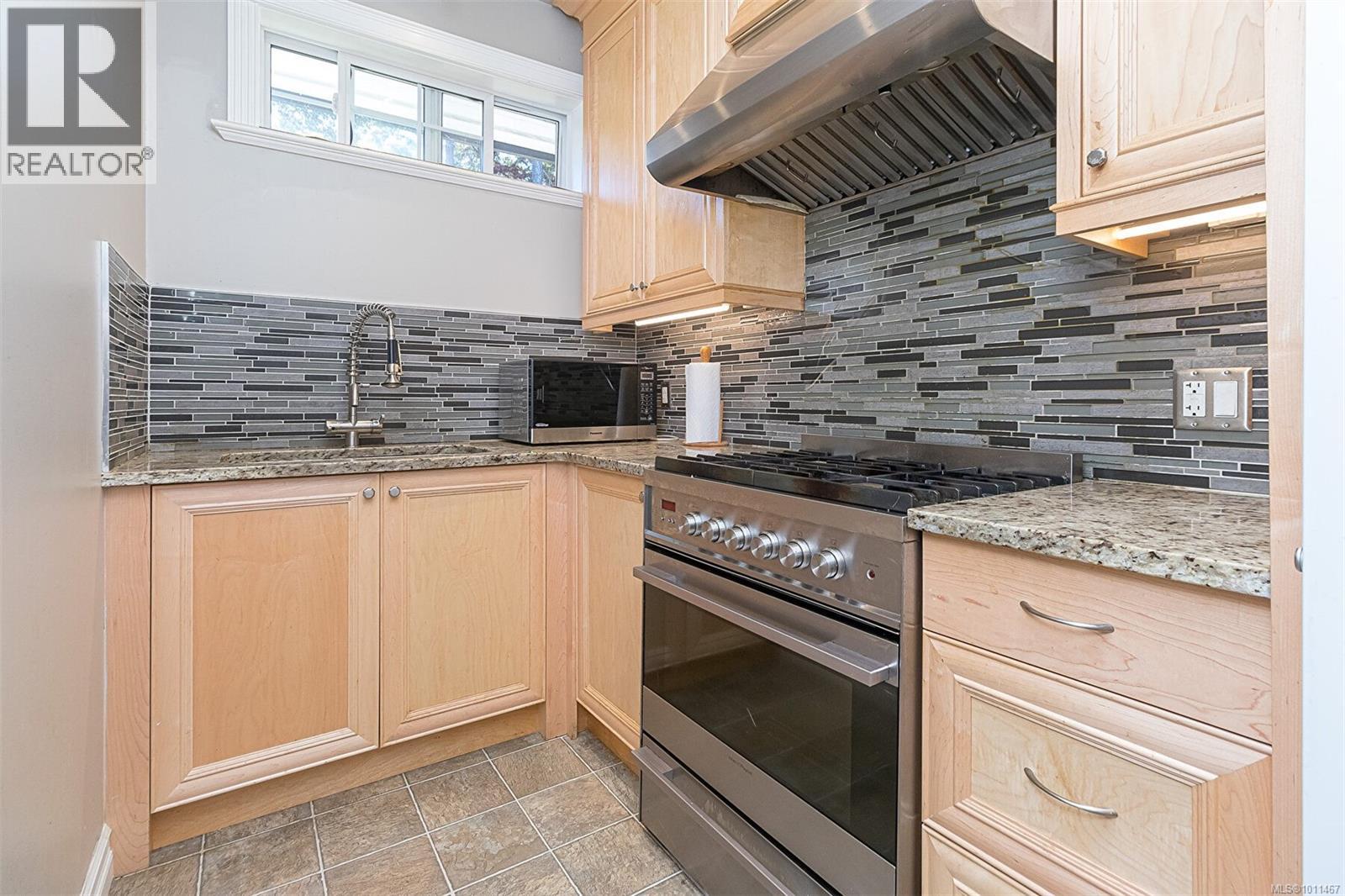 Photo 17 of 4566 Gordon Point Dr, Saanich BC