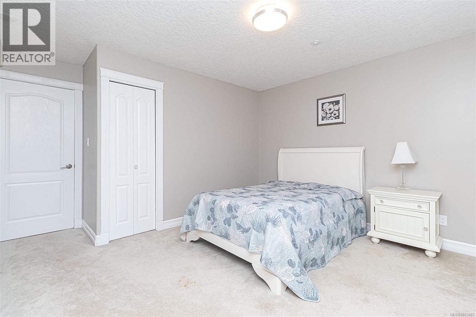 Photo 9 of 4566 Gordon Point Dr, Saanich BC