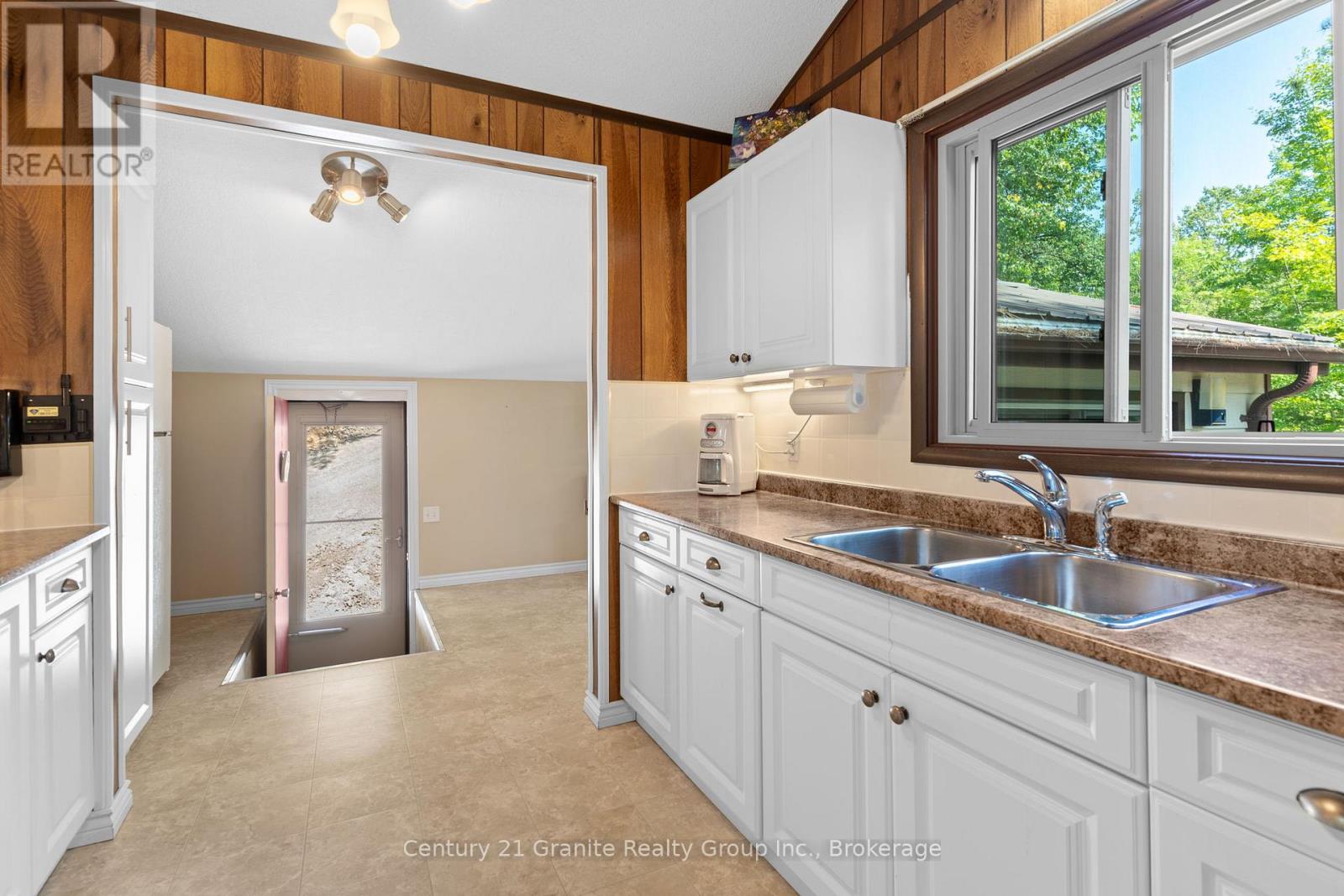 Photo 7 of 1031 Statesman Drive, Minden Hills ON
