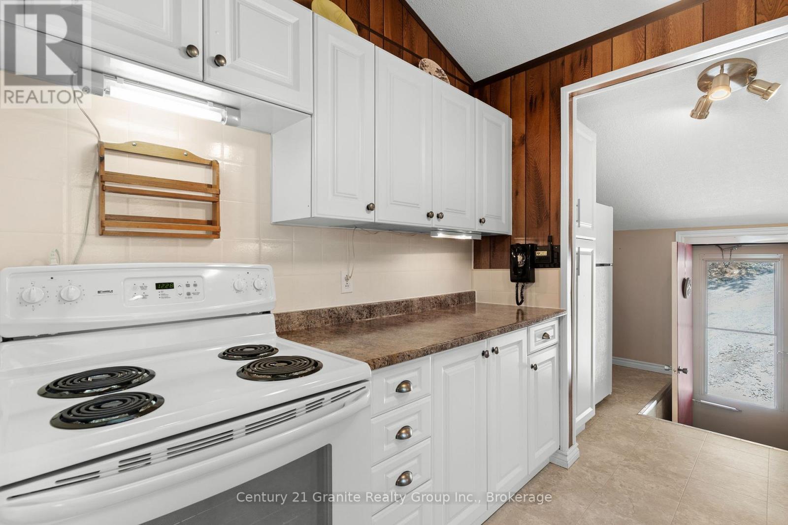 Photo 1 of 1031 Statesman Drive, Minden Hills ON