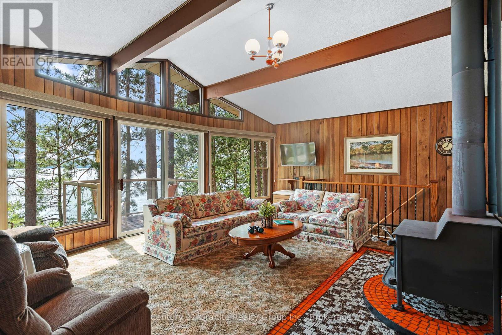 Photo 8 of 1031 Statesman Drive, Minden Hills ON