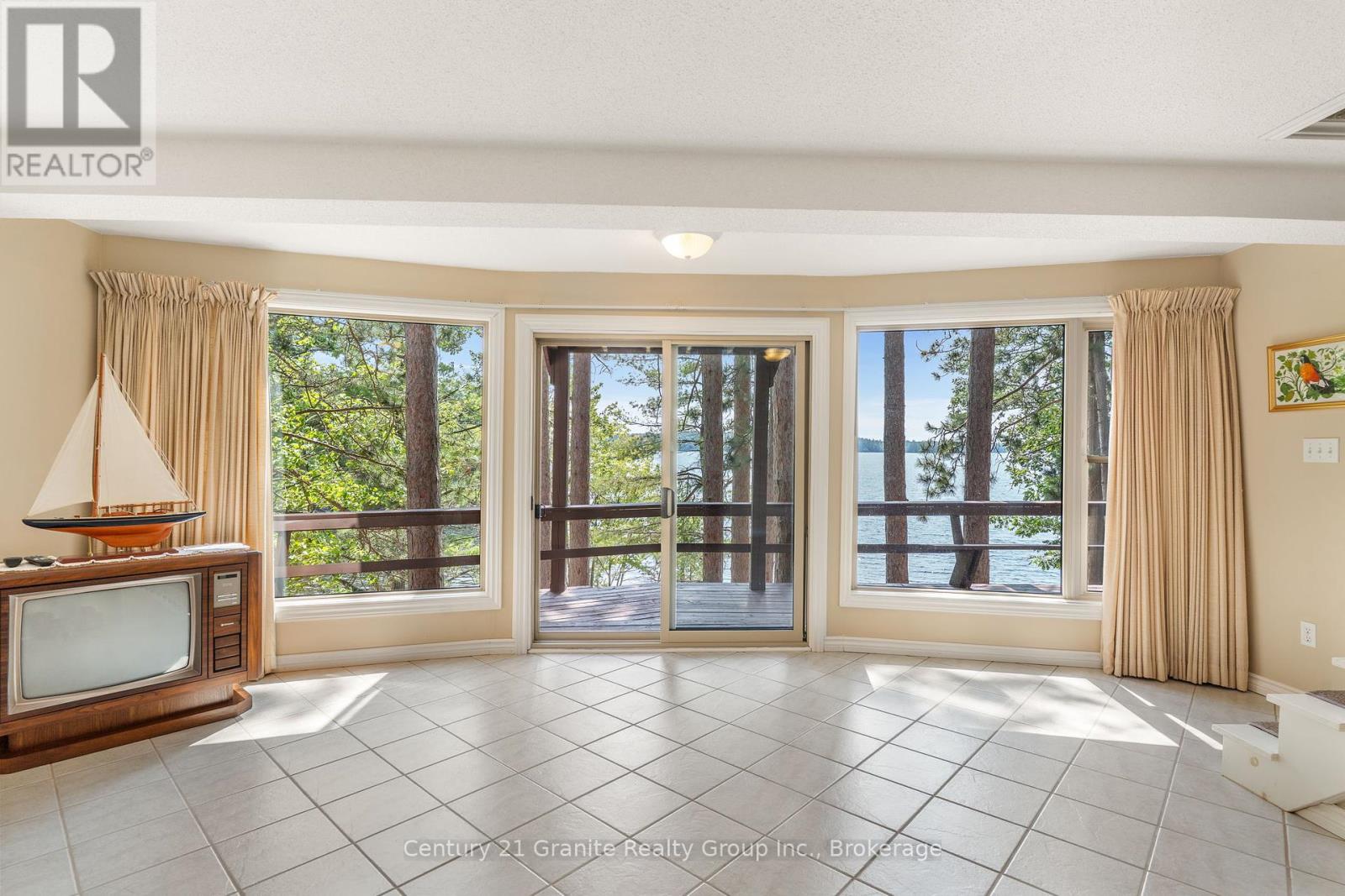 Photo 17 of 1031 Statesman Drive, Minden Hills ON