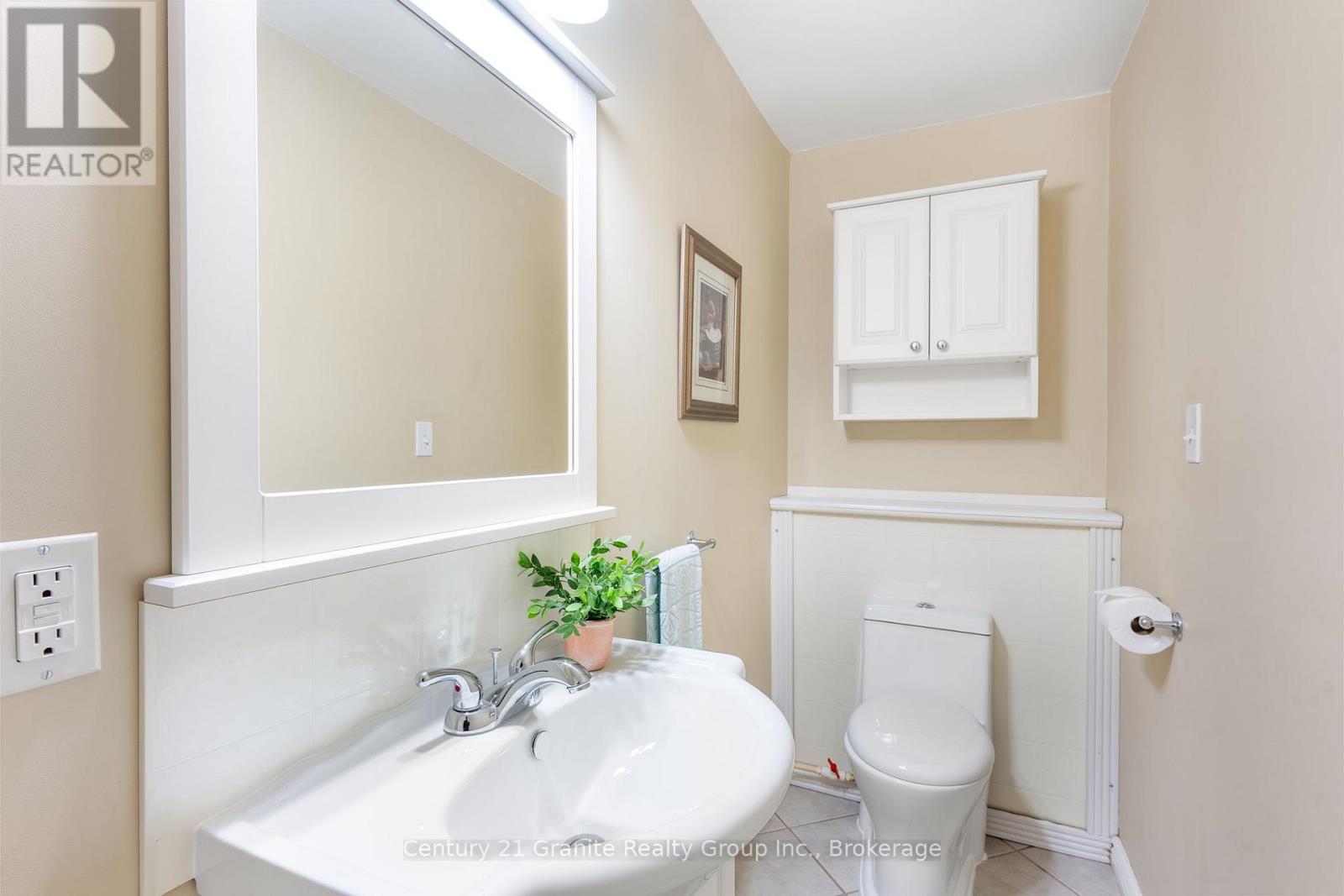 Photo 13 of 1031 Statesman Drive, Minden Hills ON