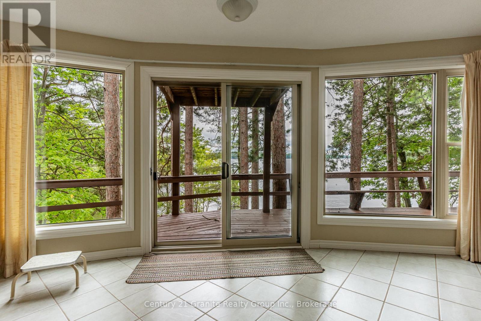 Photo 11 of 1031 Statesman Drive, Minden Hills ON