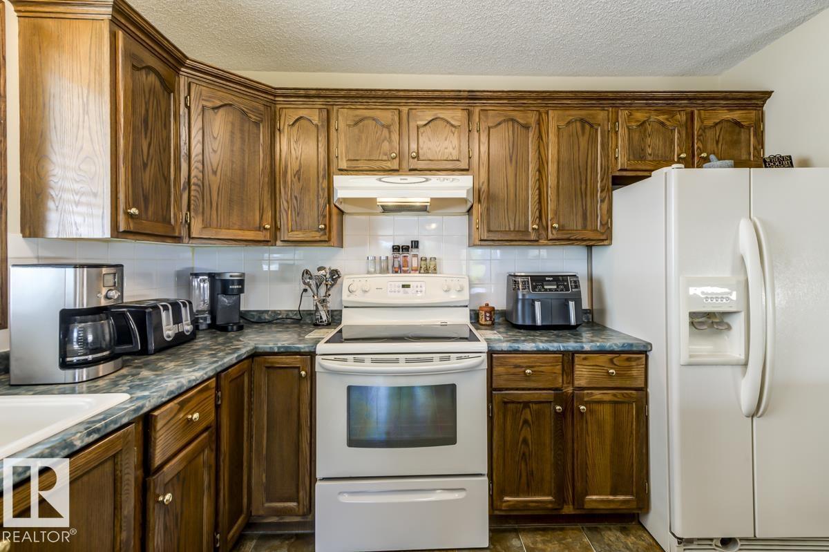 Photo 57 of 8 Regal Wy, Sherwood Park AB