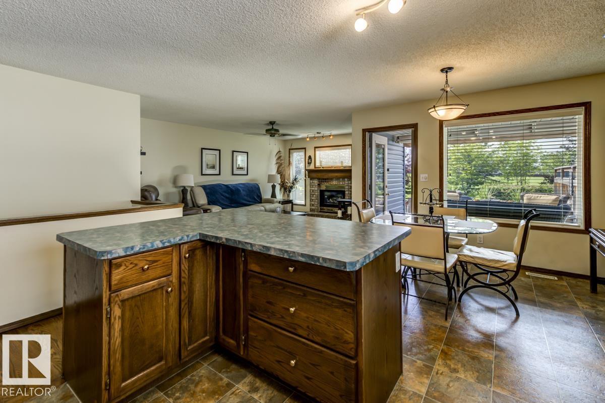 Photo 39 of 8 Regal Wy, Sherwood Park AB