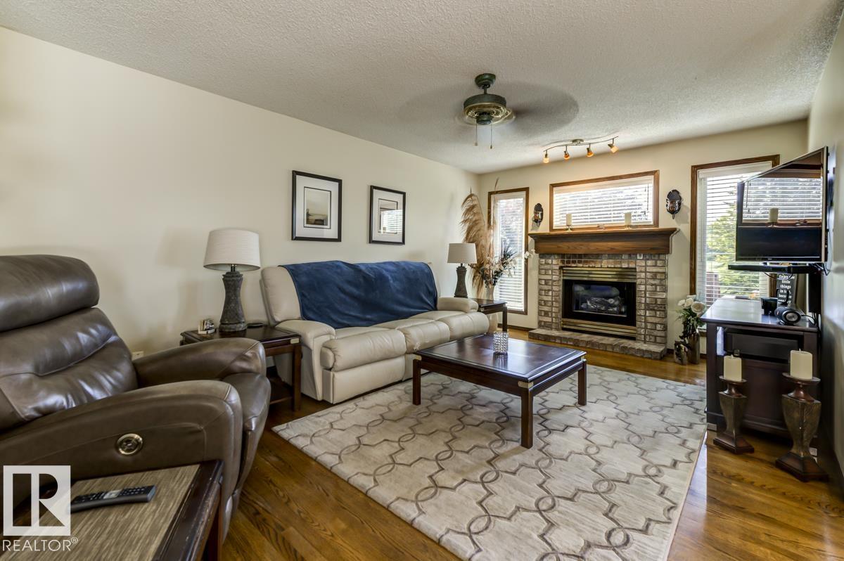 Photo 61 of 8 Regal Wy, Sherwood Park AB