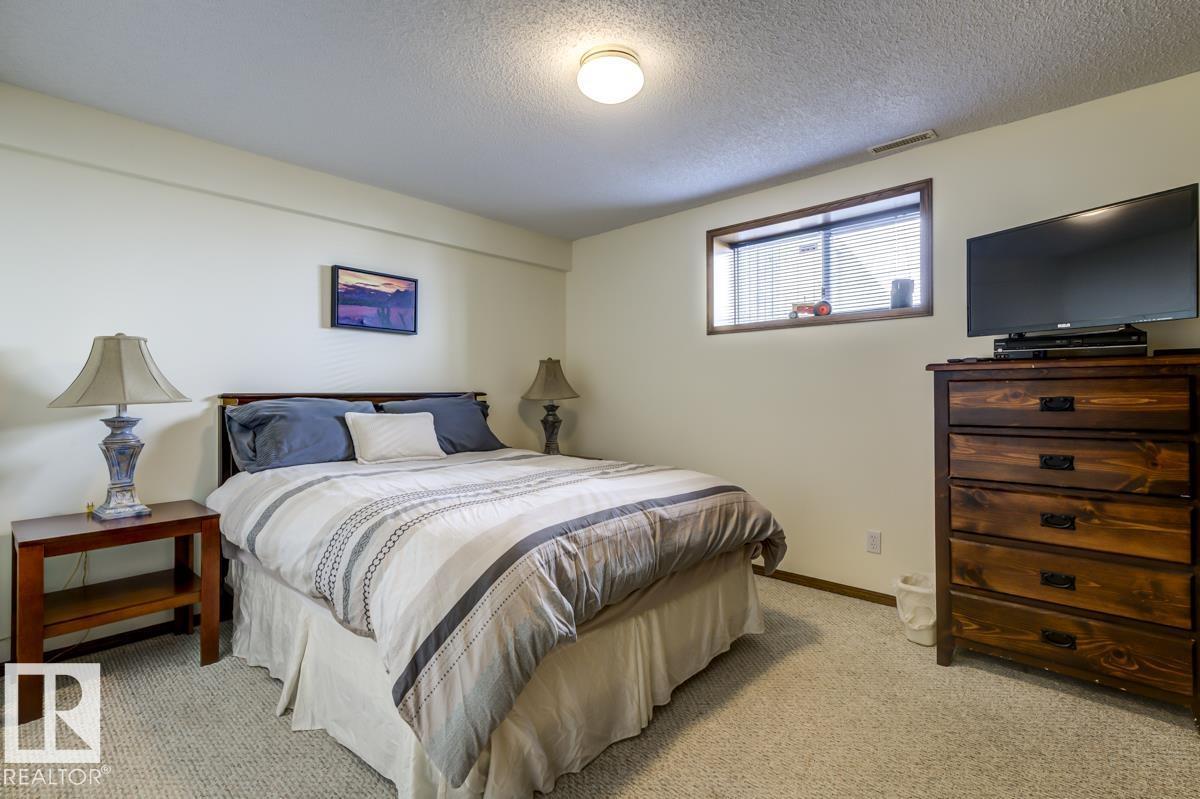 Photo 13 of 8 Regal Wy, Sherwood Park AB
