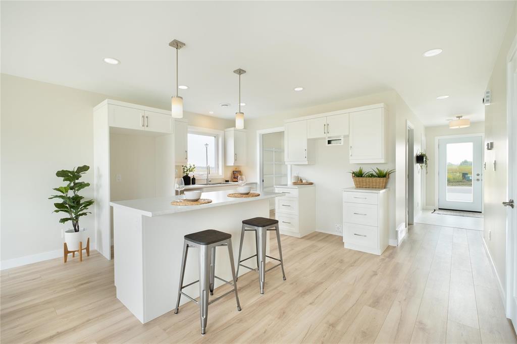 Photo 6 of 225 Kingshead Road, Niverville MB