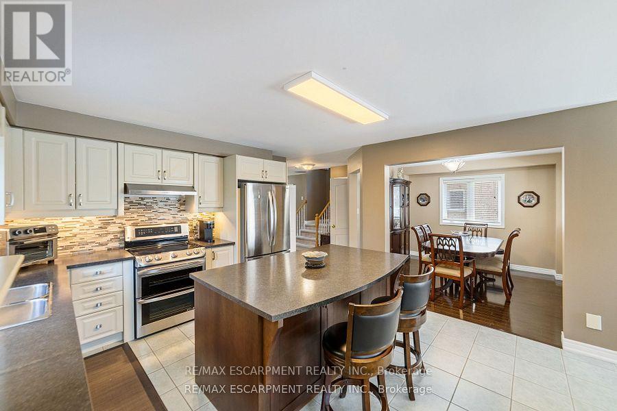 Photo 28 of 82 Griffith Drive, Grimsby ON