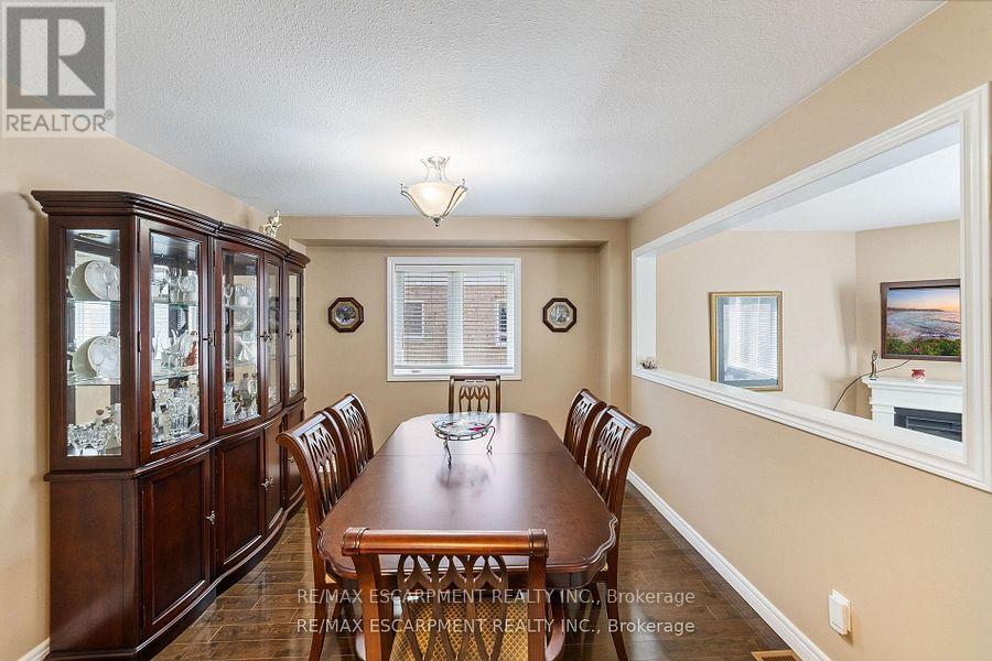 Photo 5 of 82 Griffith Drive, Grimsby ON
