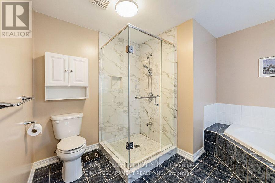 Photo 6 of 82 Griffith Drive, Grimsby ON