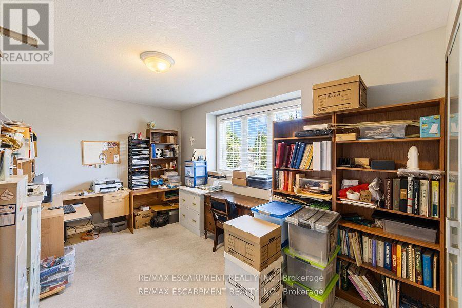 Photo 29 of 82 Griffith Drive, Grimsby ON