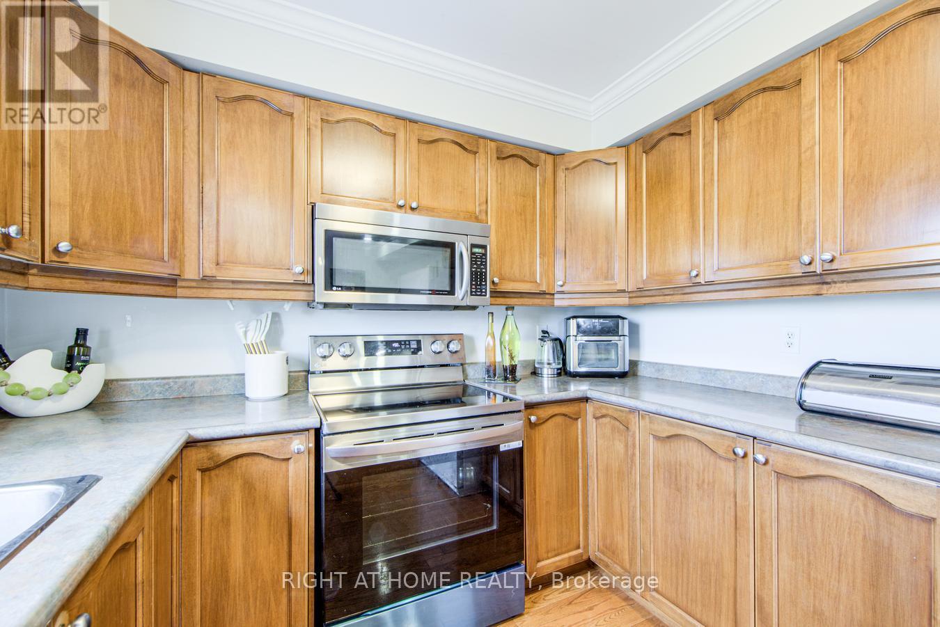 Single Family House for Sale in    SOUTHSIDE PLACE Hamilton (Mountview) 