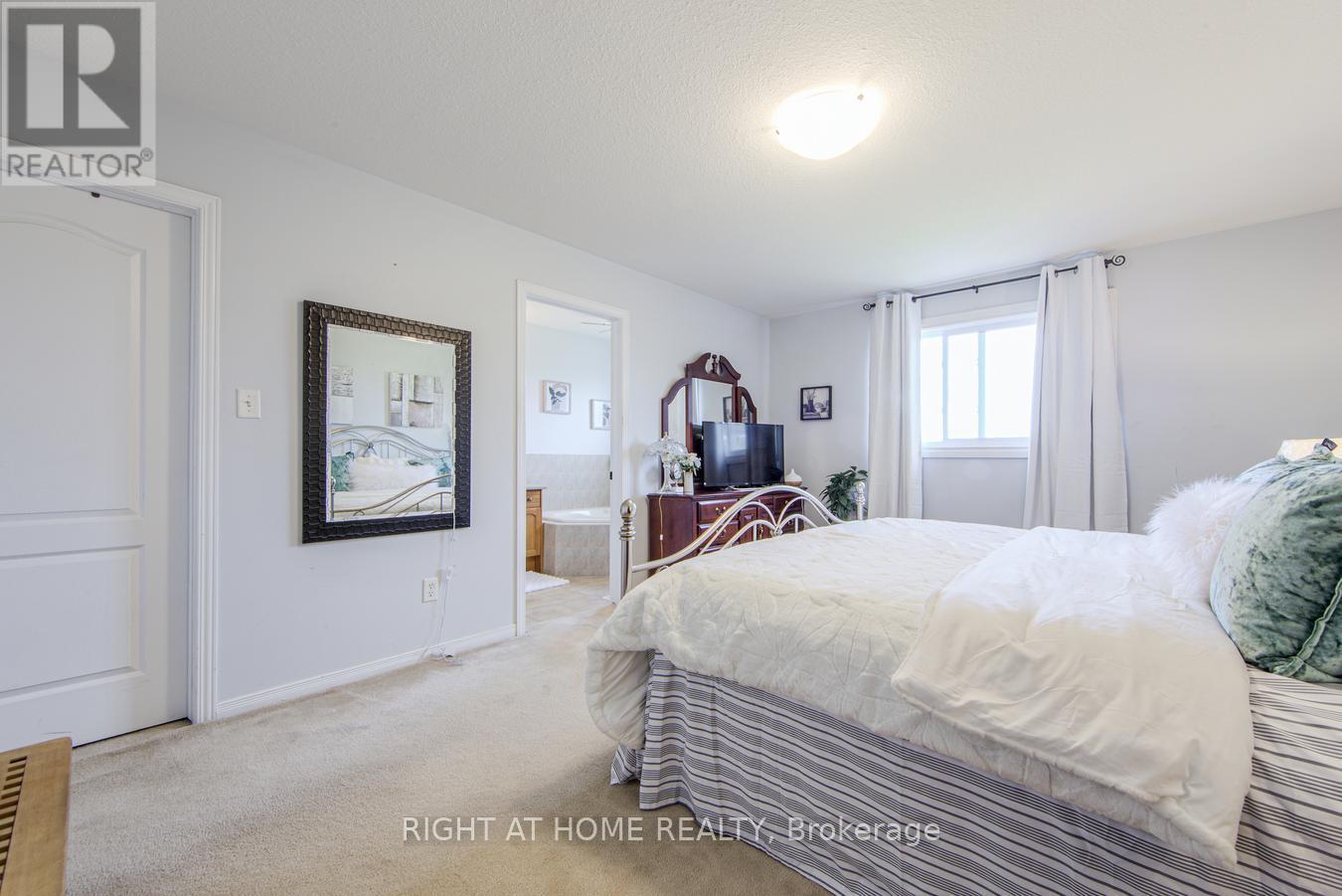 Single Family House for Sale in    SOUTHSIDE PLACE Hamilton (Mountview) 