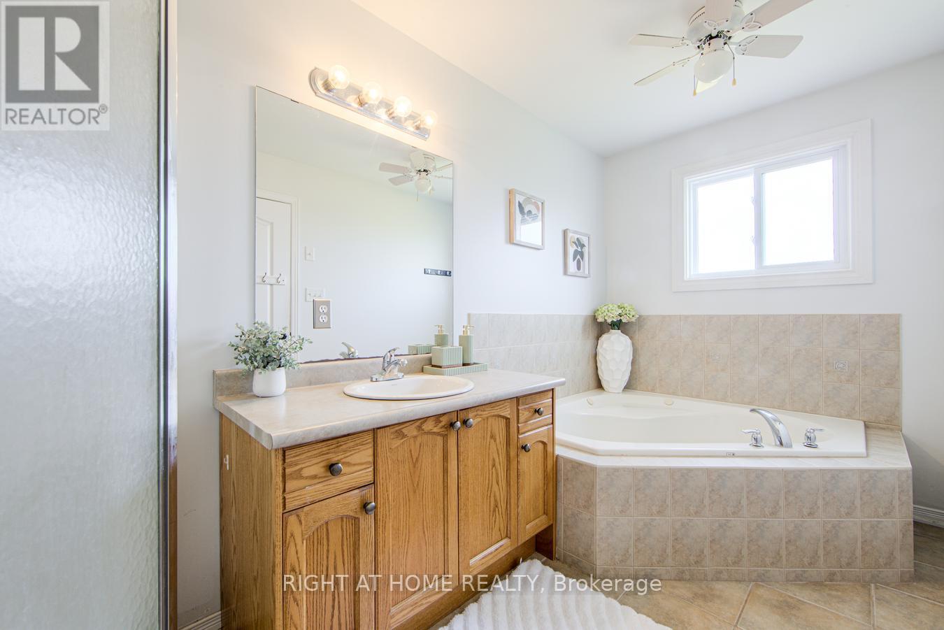 Single Family House for Sale in    SOUTHSIDE PLACE Hamilton (Mountview) 