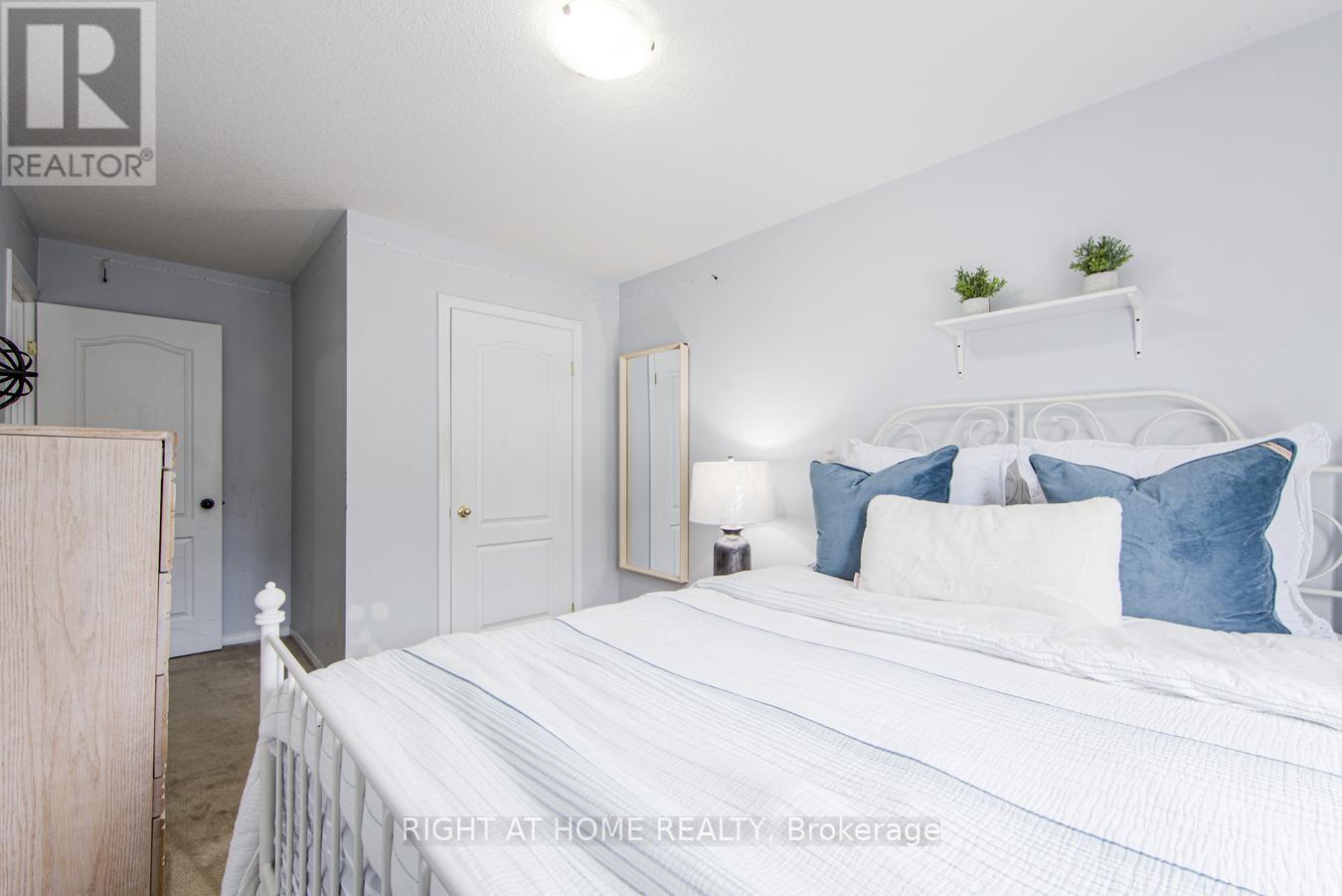 Single Family House for Sale in    SOUTHSIDE PLACE Hamilton (Mountview) 