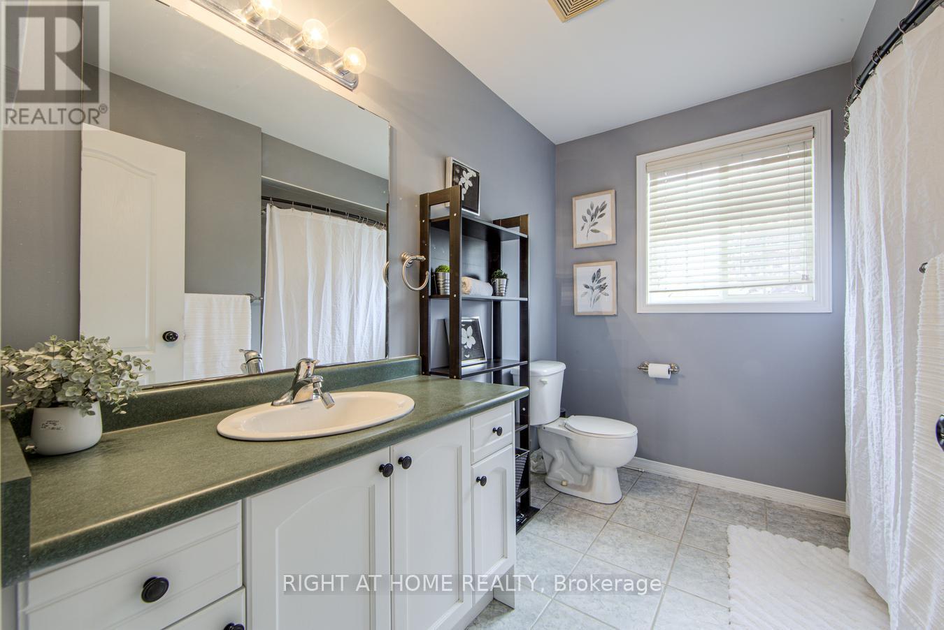Single Family House for Sale in    SOUTHSIDE PLACE Hamilton (Mountview) 