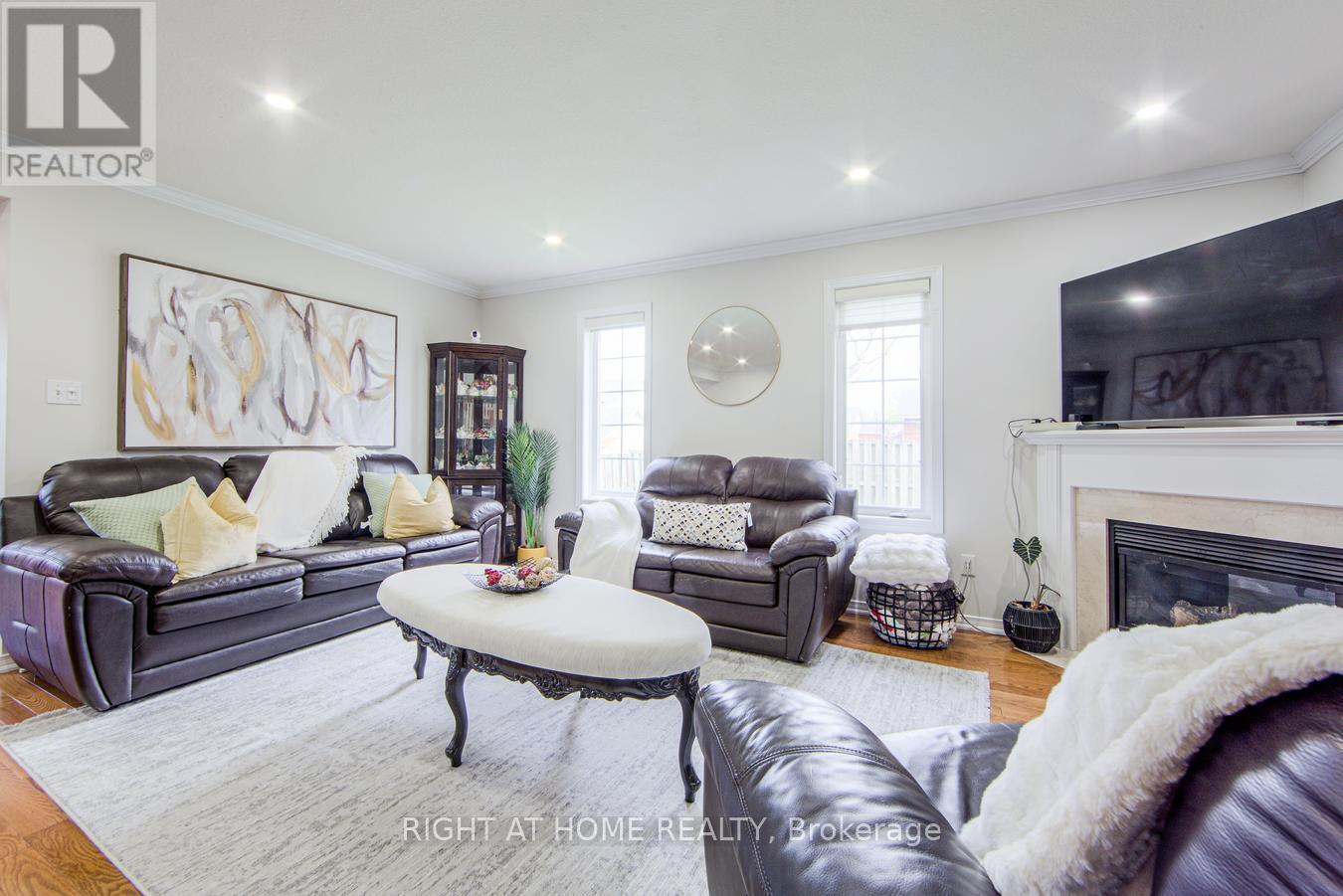 Single Family House for Sale in    SOUTHSIDE PLACE Hamilton (Mountview) 