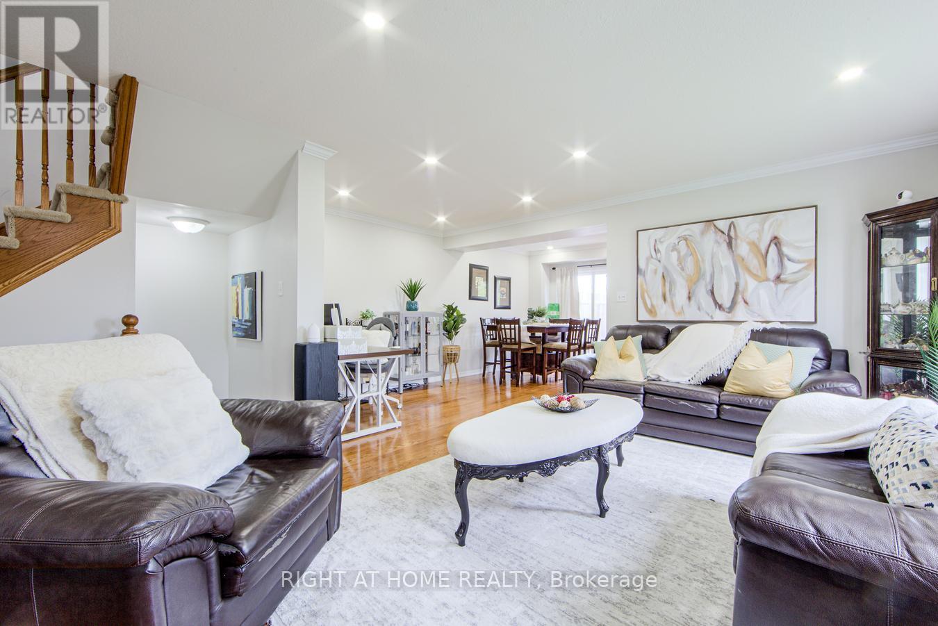 Single Family House for Sale in    SOUTHSIDE PLACE Hamilton (Mountview) 