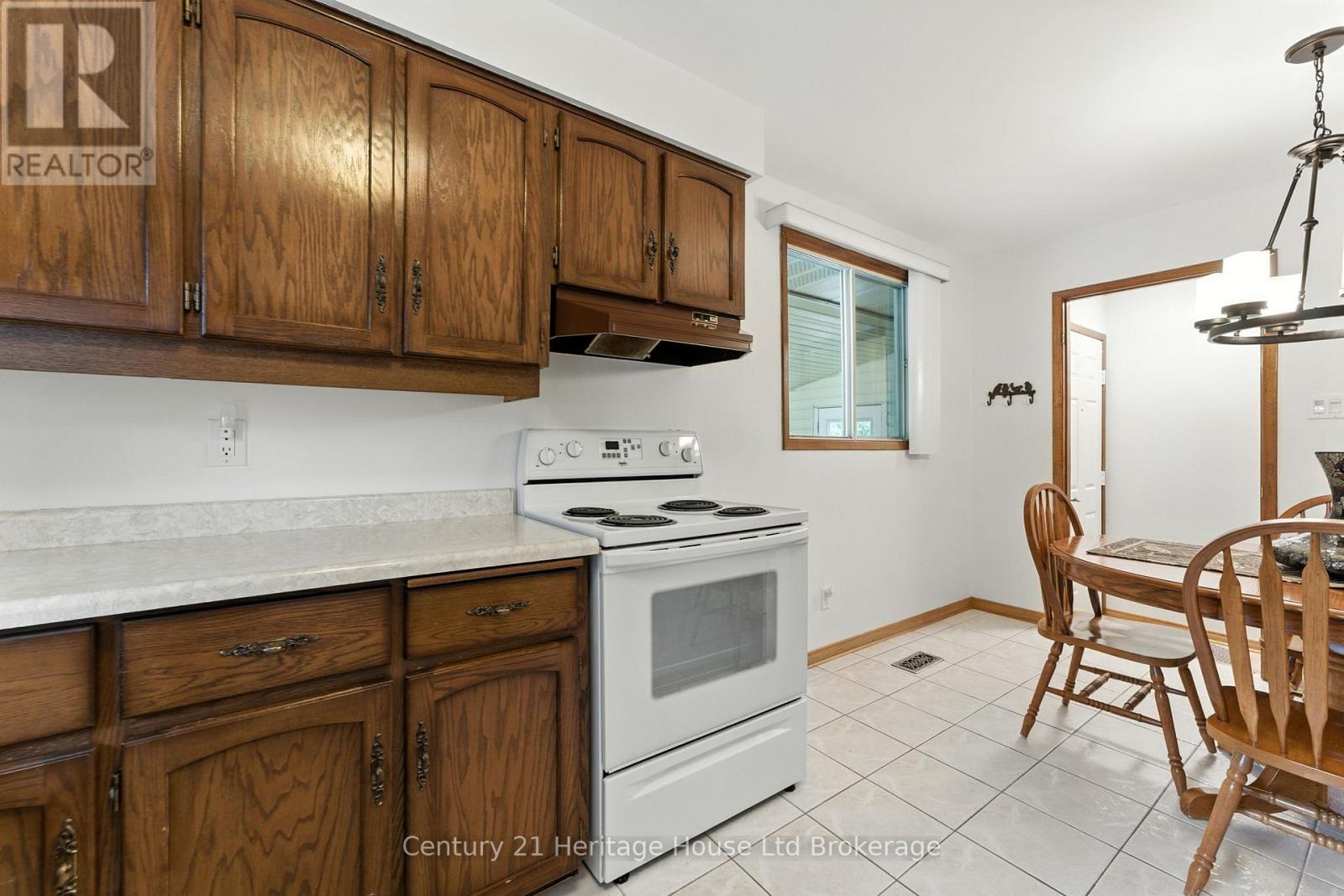 Photo 17 of 1043 Canfield Crescent, Woodstock ON