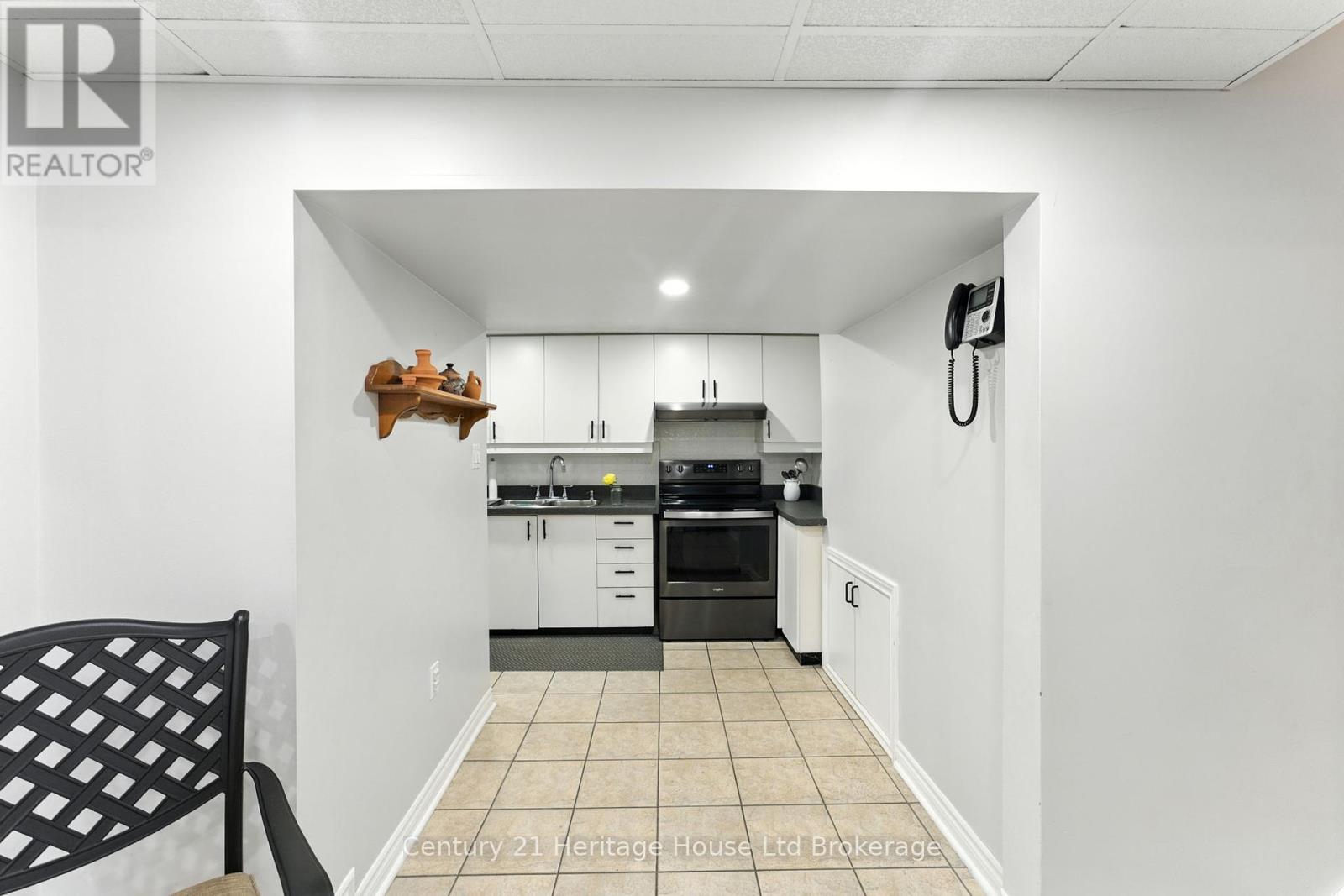 Photo 33 of 1043 Canfield Crescent, Woodstock ON
