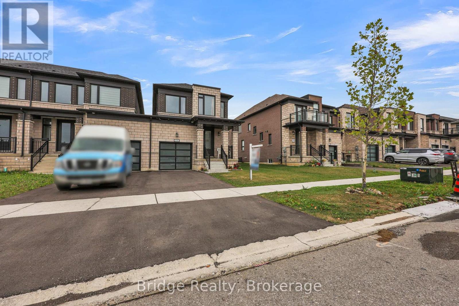 Photo 2 of 898 Sobeski Avenue, Woodstock ON