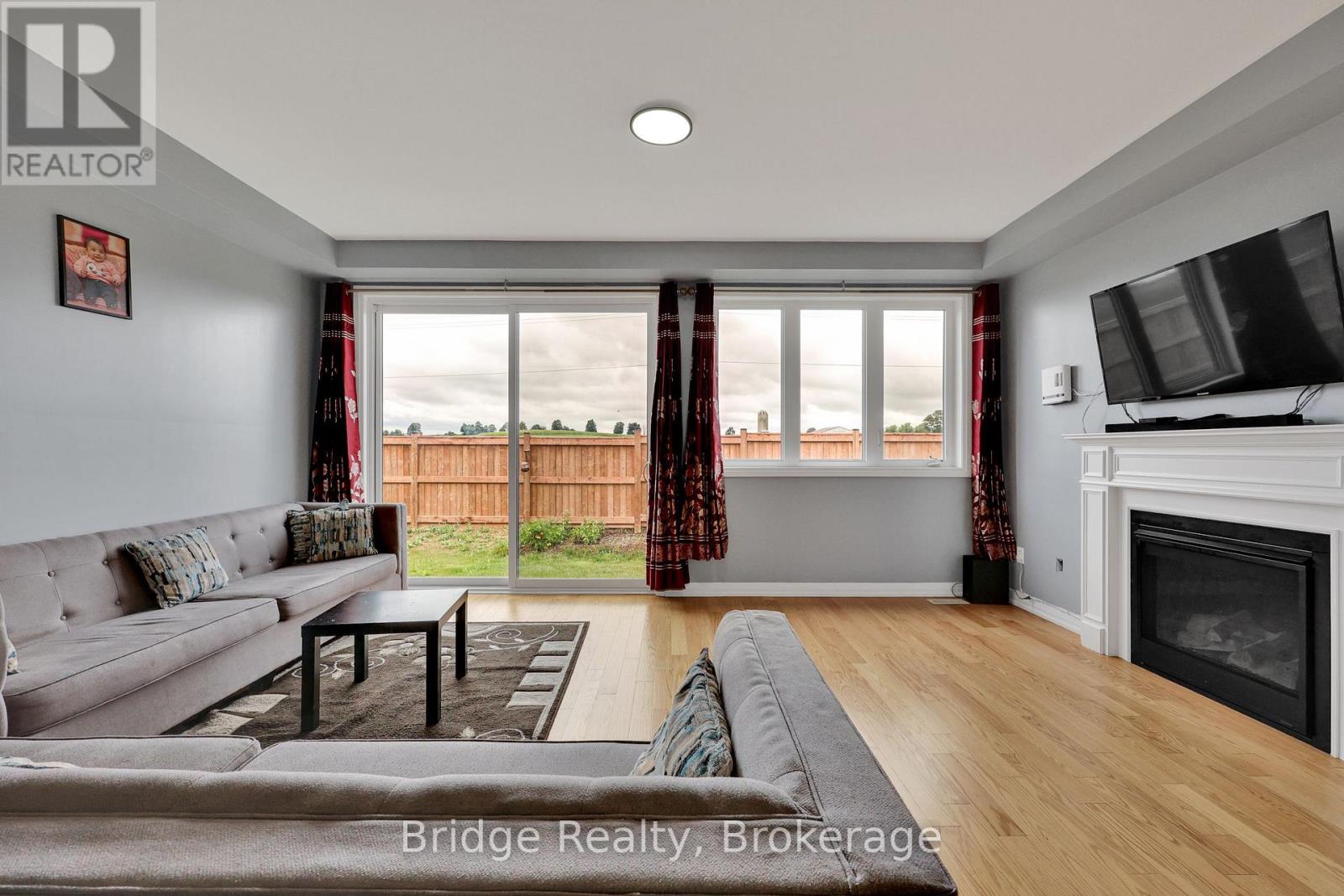 Photo 23 of 898 Sobeski Avenue, Woodstock ON