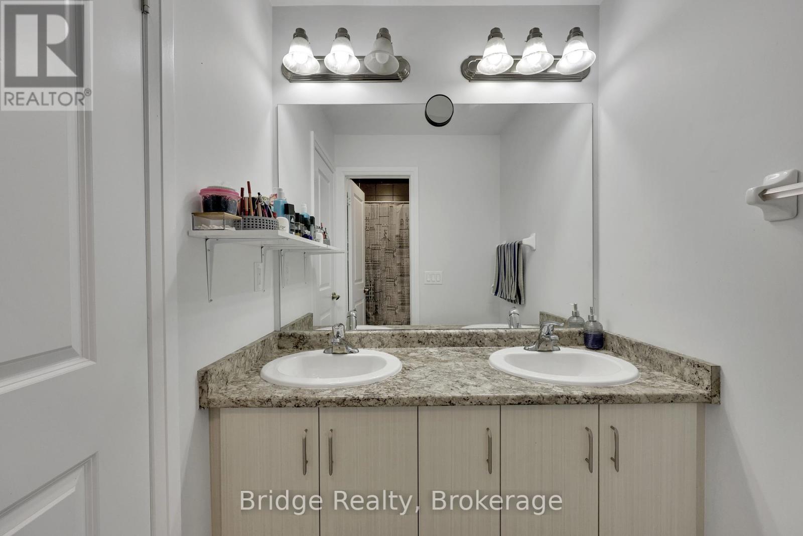 Photo 34 of 898 Sobeski Avenue, Woodstock ON