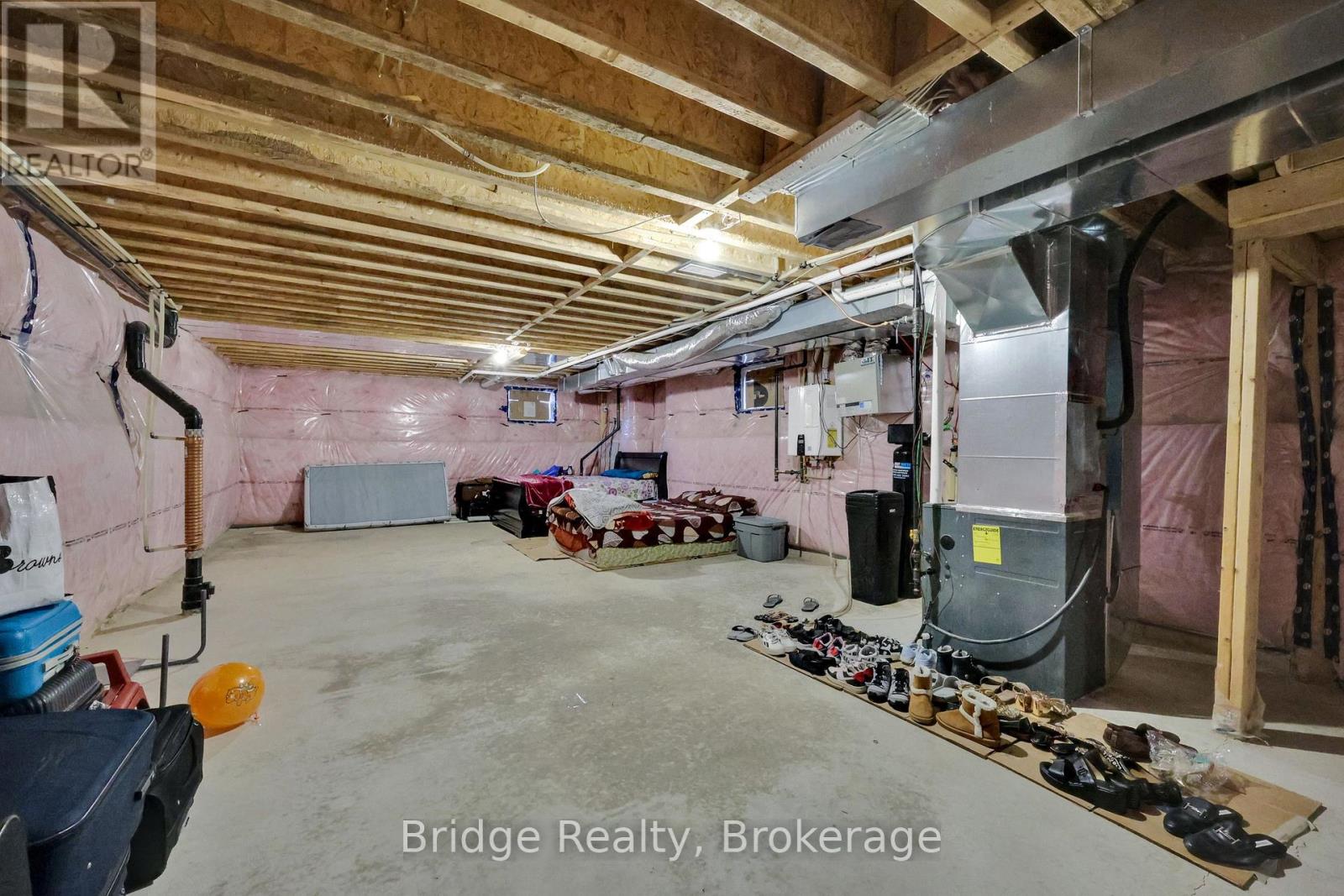Photo 40 of 898 Sobeski Avenue, Woodstock ON