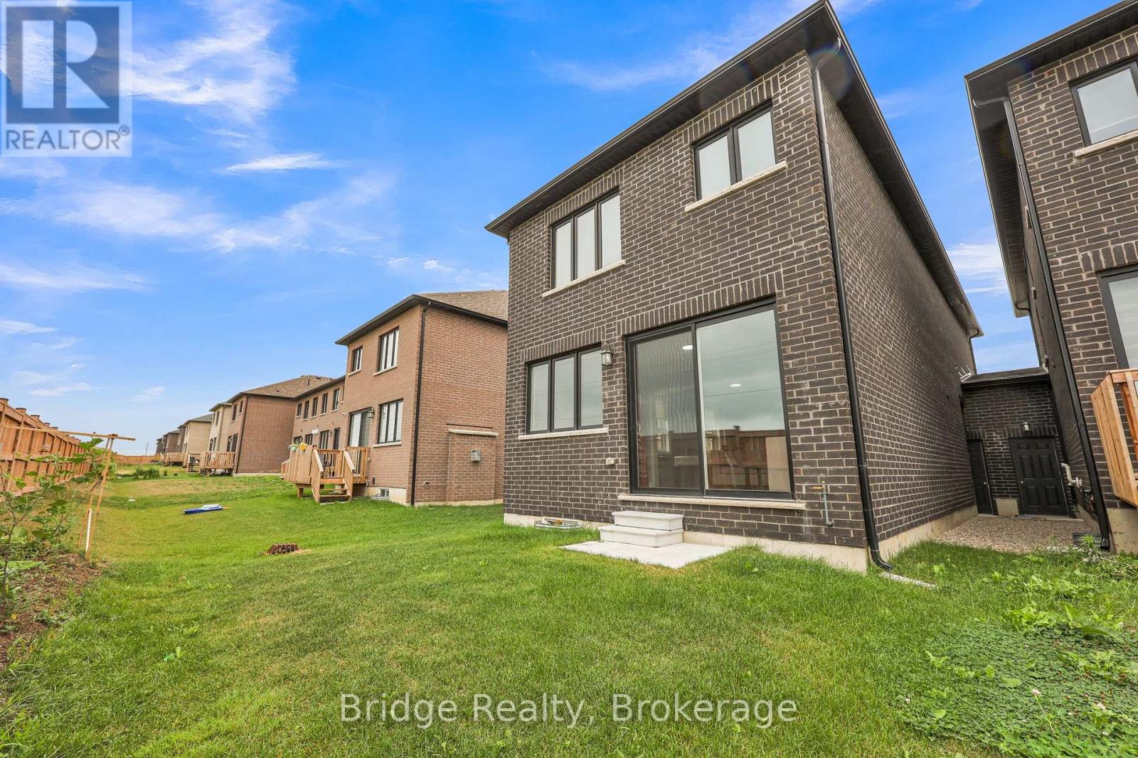 Photo 41 of 898 Sobeski Avenue, Woodstock ON