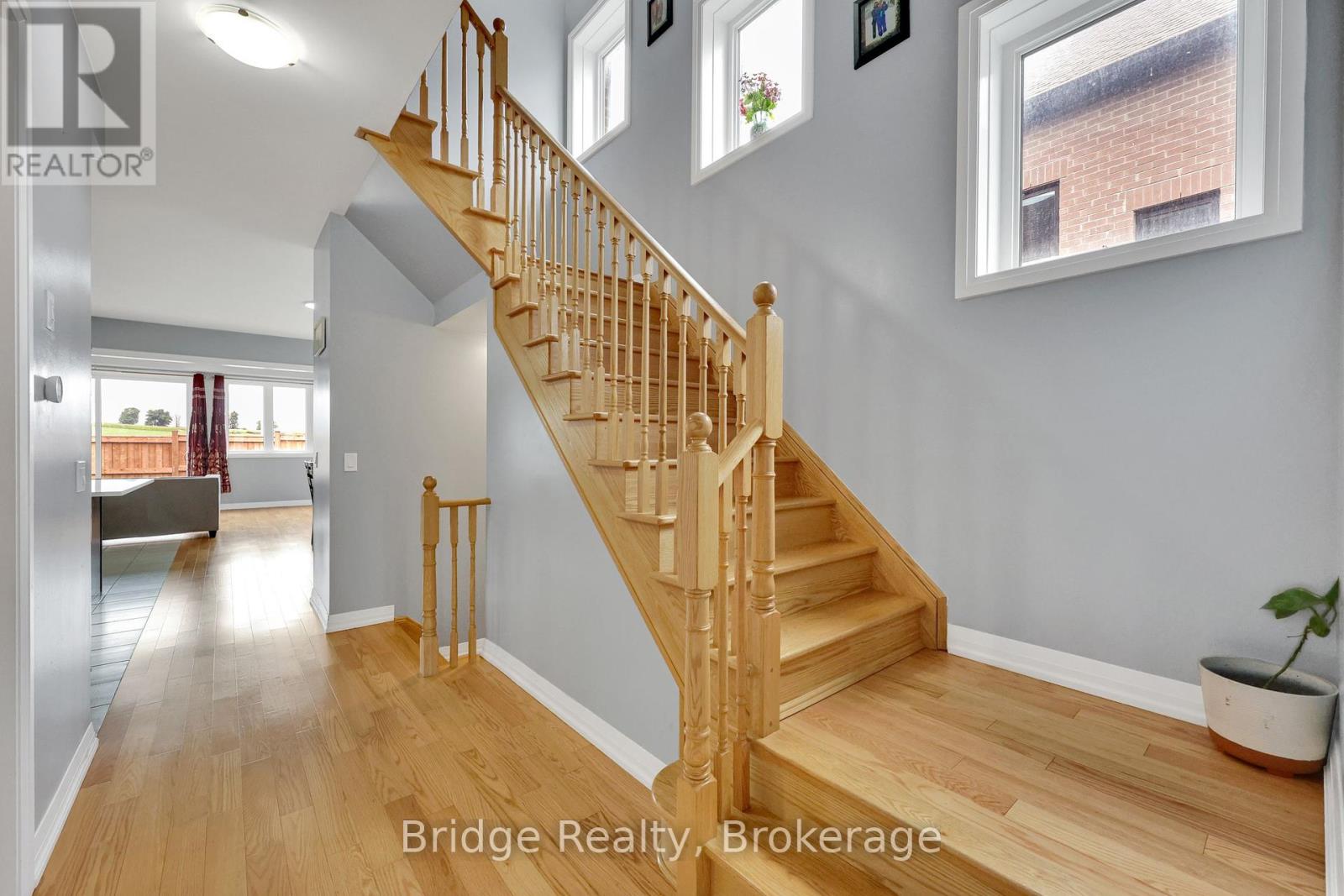 Photo 6 of 898 Sobeski Avenue, Woodstock ON