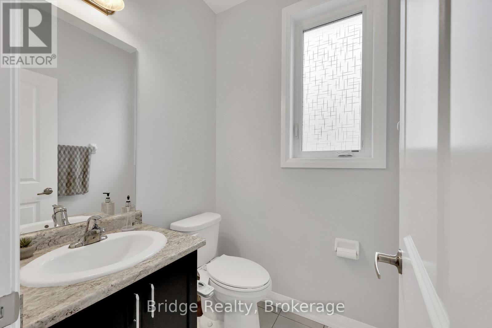 Photo 7 of 898 Sobeski Avenue, Woodstock ON