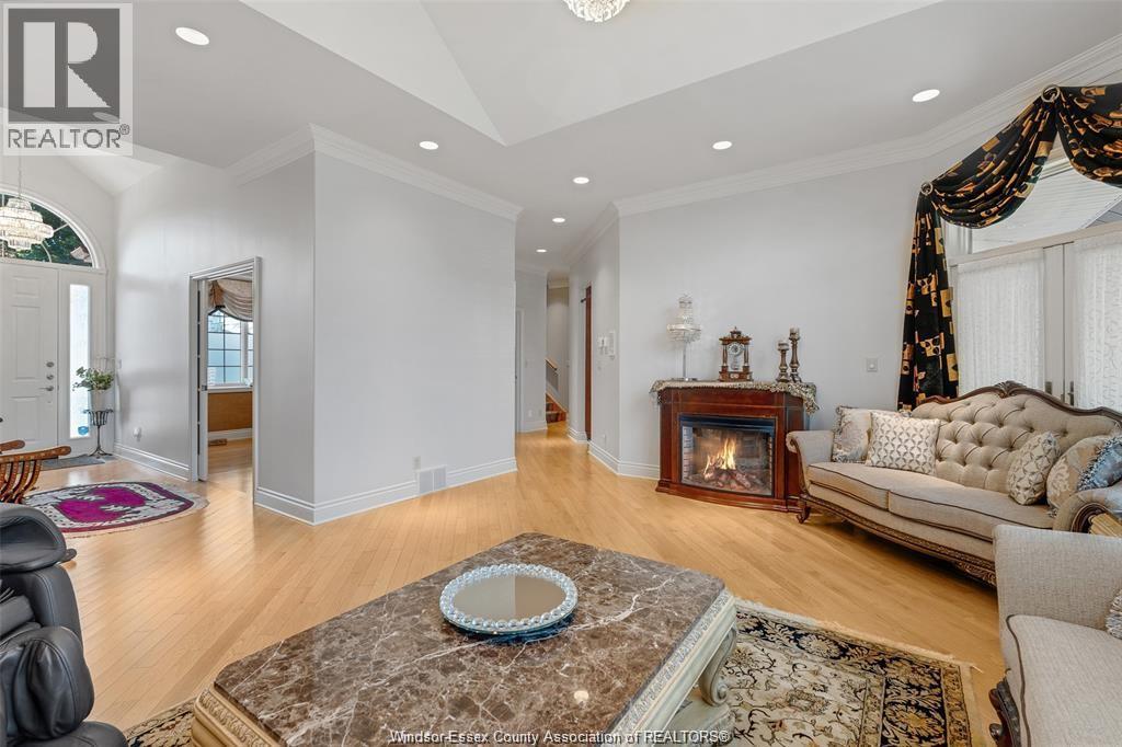 Photo 21 of 490 Shoreview, Windsor ON