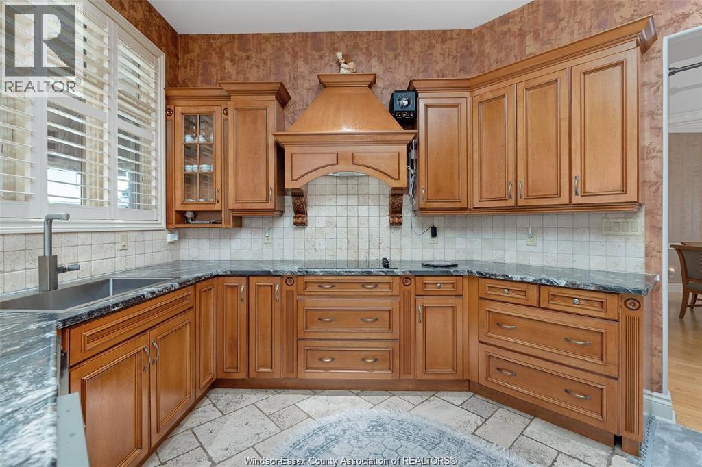 Photo 25 of 490 Shoreview, Windsor ON