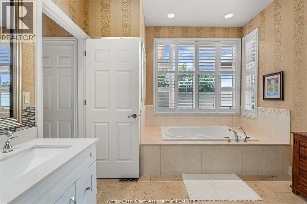 Photo 35 of 490 Shoreview, Windsor ON