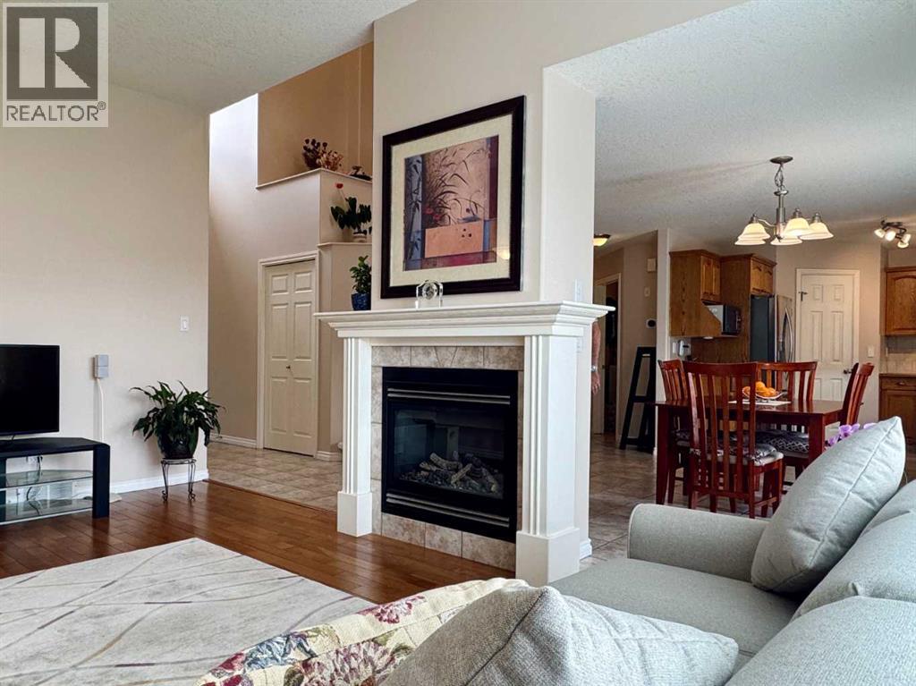 Photo 12 of 225 Cougar Way N, Lethbridge AB