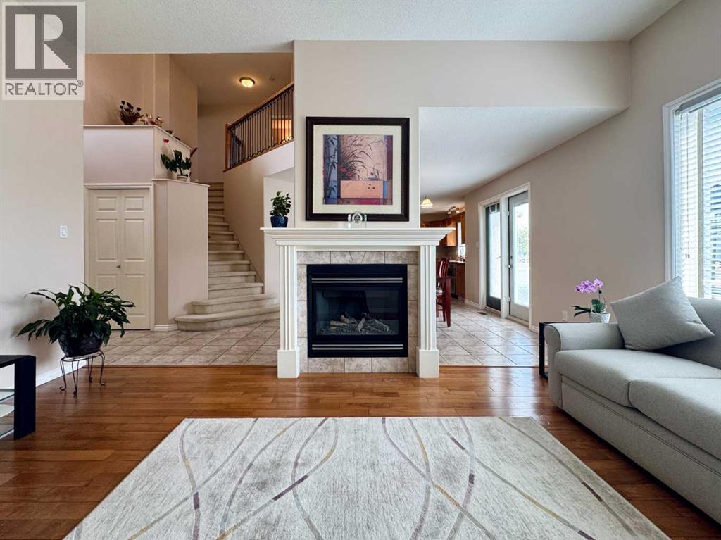 Photo 10 of 225 Cougar Way N, Lethbridge AB
