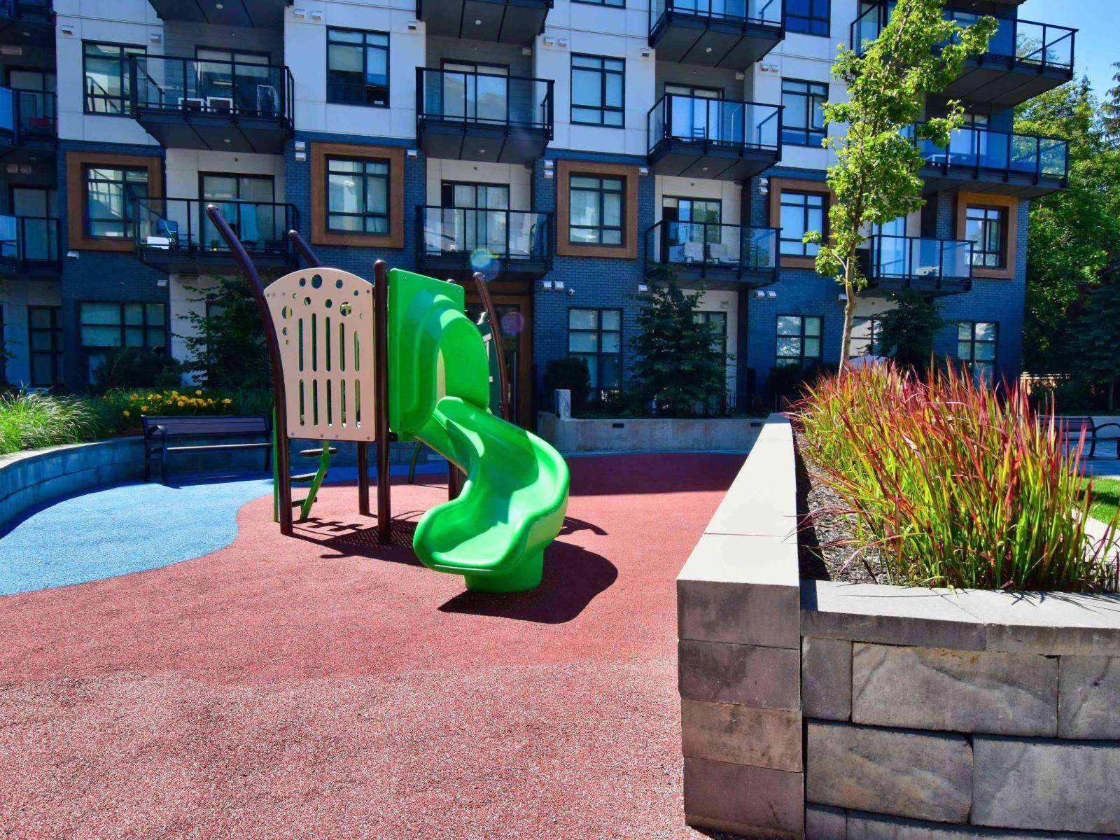 Photo 8 of 417 13969 96 Avenue, Surrey BC