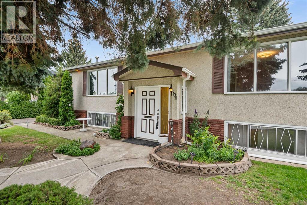 Single Family House Bi-level for Sale in  Foritana Road SE Forest Heights Calgary 