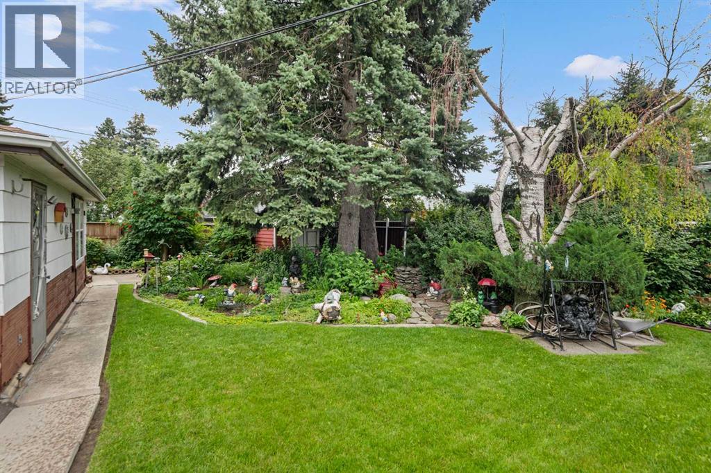 Single Family House Bi-level for Sale in  Foritana Road SE Forest Heights Calgary 