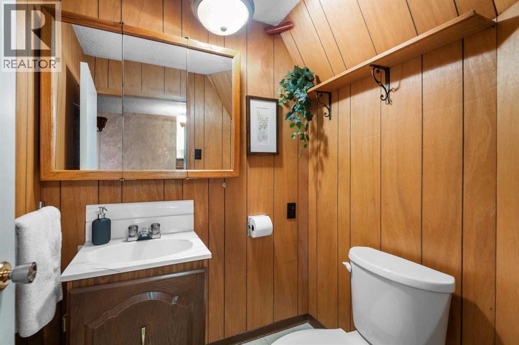 Single Family House Bi-level for Sale in  Foritana Road SE Forest Heights Calgary 
