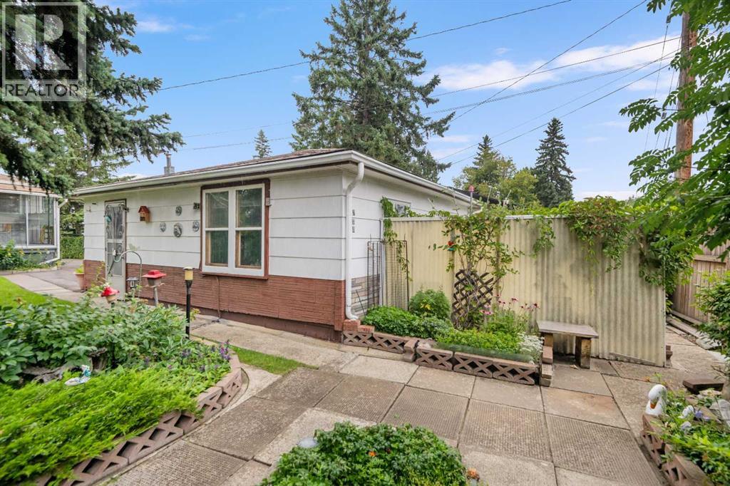 Single Family House Bi-level for Sale in  Foritana Road SE Forest Heights Calgary 