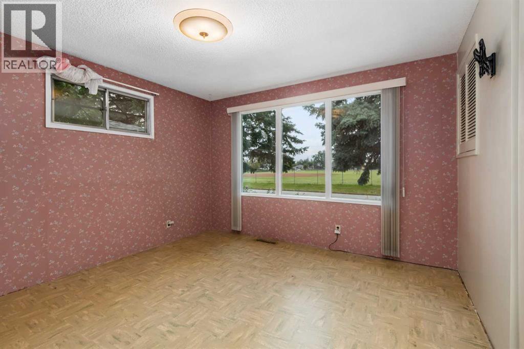 Single Family House Bi-level for Sale in  Foritana Road SE Forest Heights Calgary 