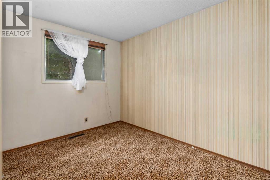 Single Family House Bi-level for Sale in  Foritana Road SE Forest Heights Calgary 