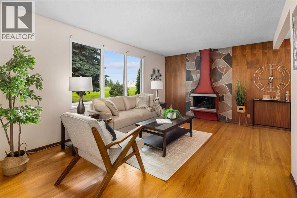 Single Family House Bi-level for Sale in  Foritana Road SE Forest Heights Calgary 